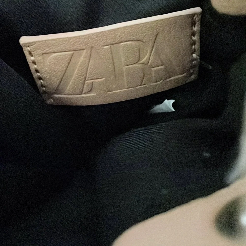 Zara Shoulder Bag - Picture 2 of 4